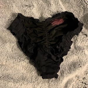 Victoria Secret Cheeky bottoms